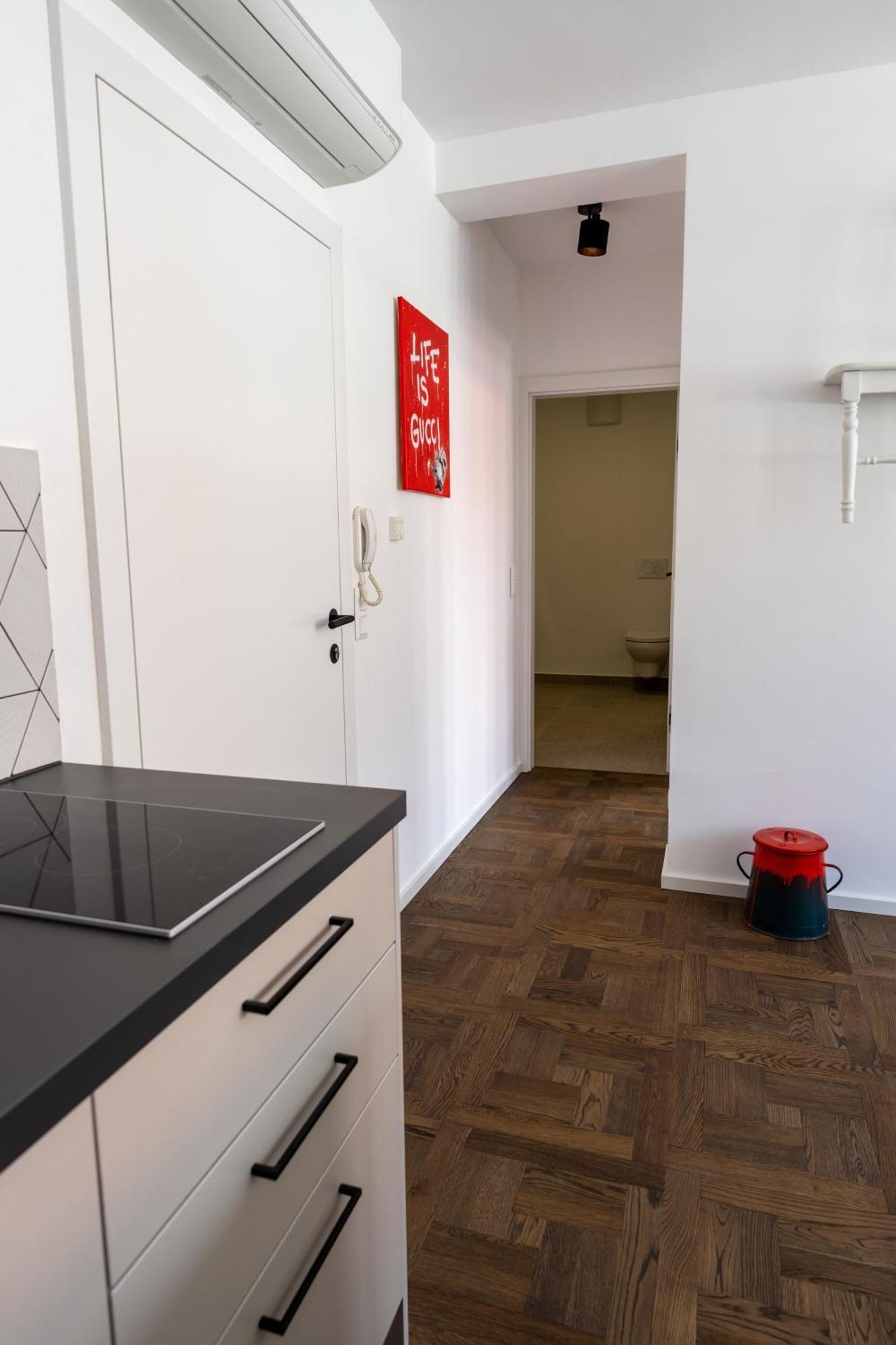 On 6 Rustアパートメント 部屋 写真